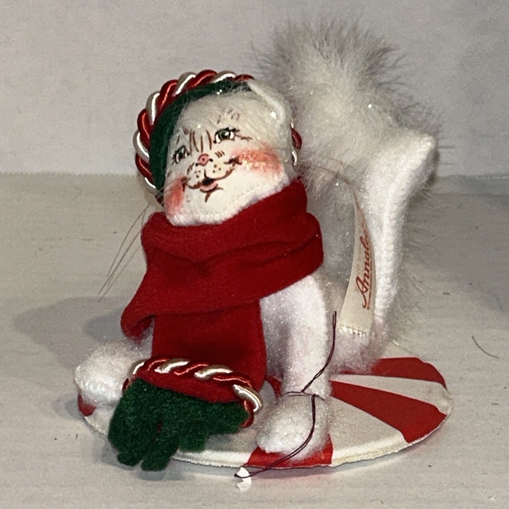 ANNALEE CAT ON PEPPERMINT CANDY VINTAGE 2005 CHRISTMAS HOLIDAY‎ WINTER